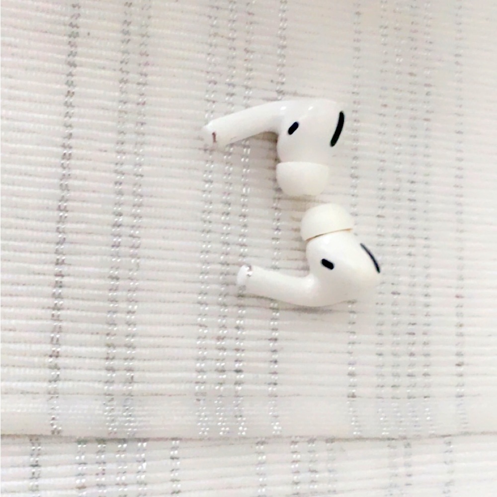 New Apple Airpod pro. Never used, misplaced charging case. Or best offer.